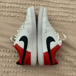 Nike court vision LO white/black university red